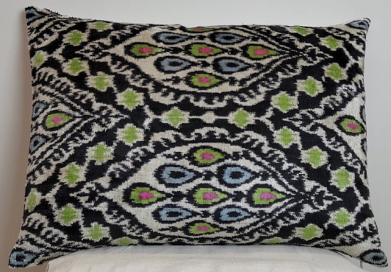 Velvet Pillow ( 40 X 60 Cm )