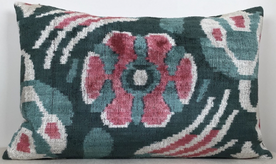 Velvet Pillow ( 40 X 60 Cm )