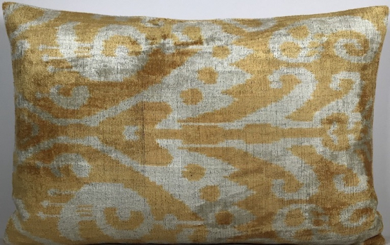 Velvet Pillow ( 40 X 60 Cm )