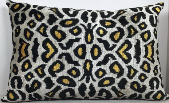 Velvet Pillow ( 40 X 60 Cm )