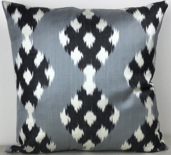 Ikat Pillow ( 40 X 40 Cm )