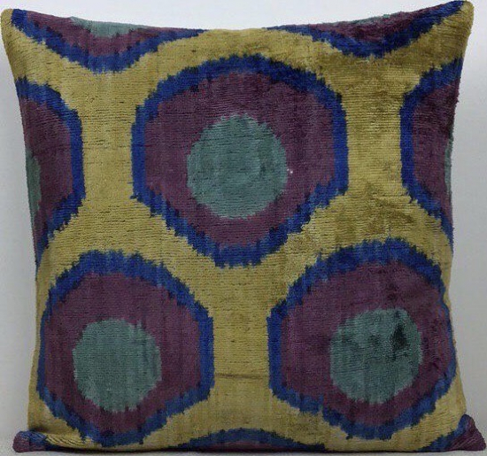 Velvet Pillow ( 40 X 40 Cm )