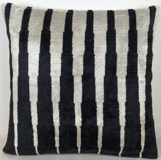 Velvet Pillow ( 40 X 40 Cm )