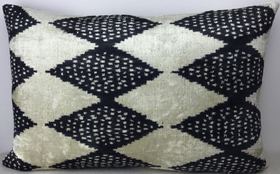 Velvet Pillow ( 40 X 60 Cm )