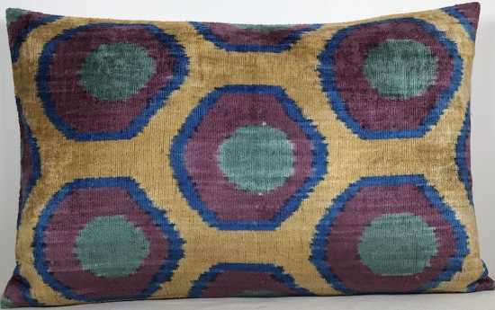 Velvet Pillow ( 40 X 60 Cm )