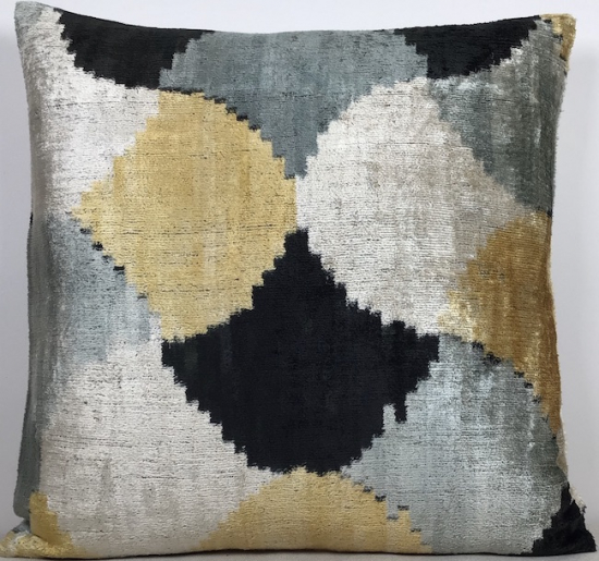 Velvet Pillow ( 50 X 50 Cm )