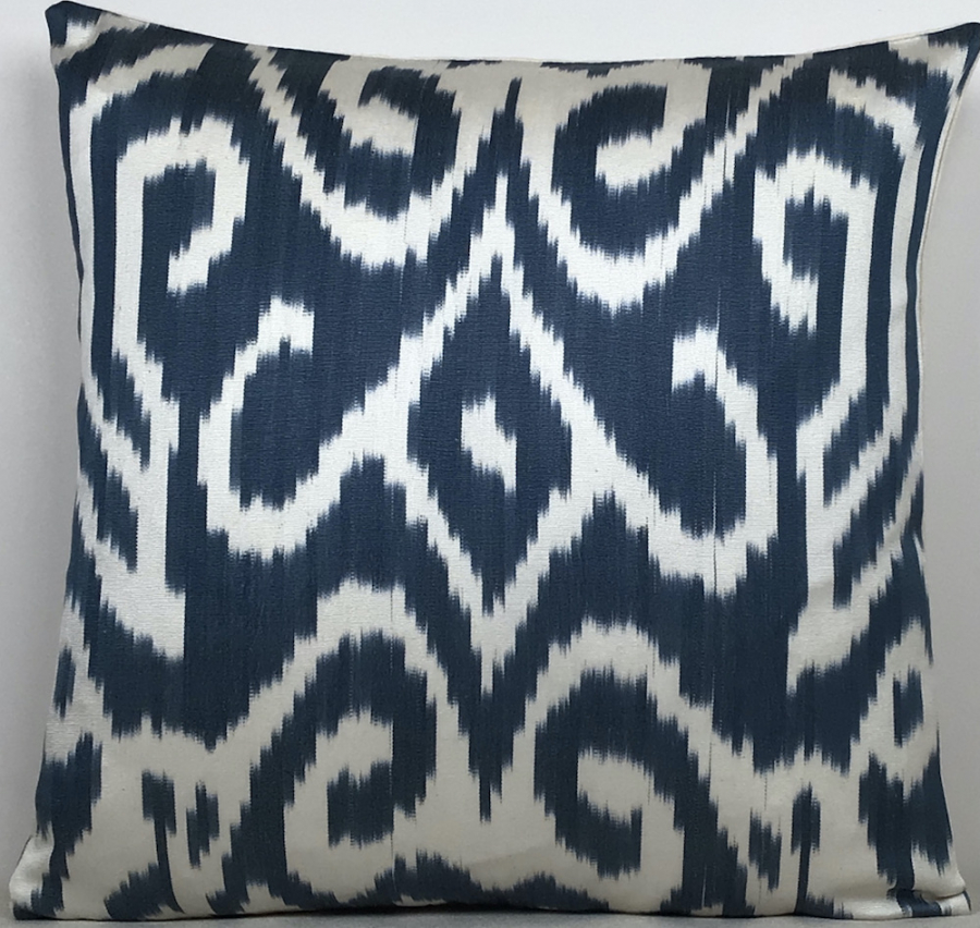 Ikat Pillow ( 40 X 40 Cm )