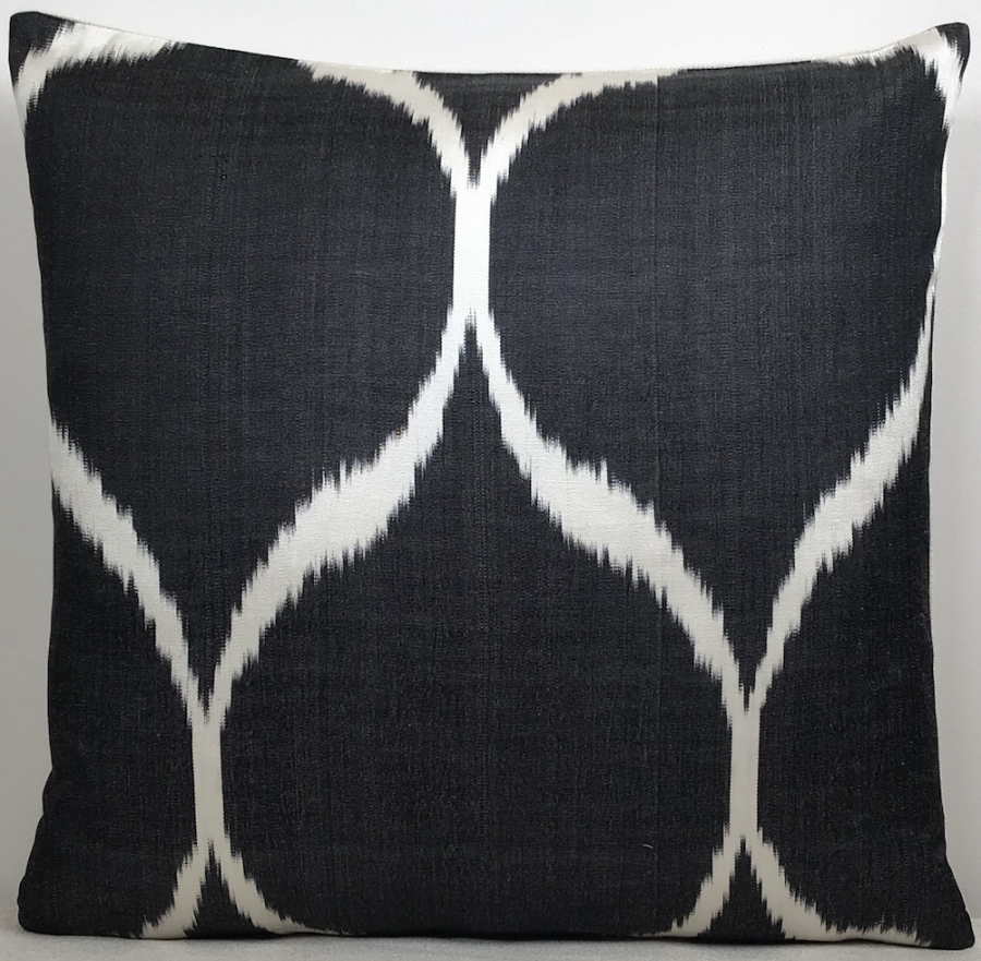 Ikat Pillow ( 40 X 40 Cm )