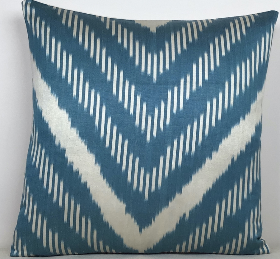 Ikat Pillow ( 40 X 40 Cm )