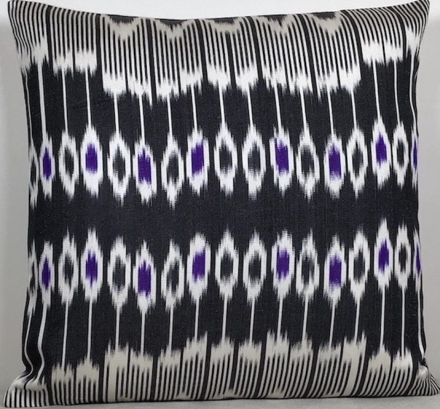 Ikat Pillow ( 40 X 40 Cm )