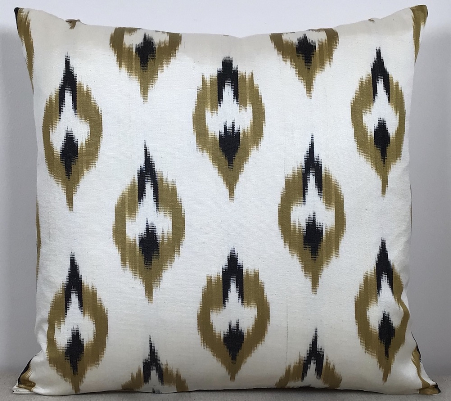 Ikat Pillow ( 40 X 40 Cm )