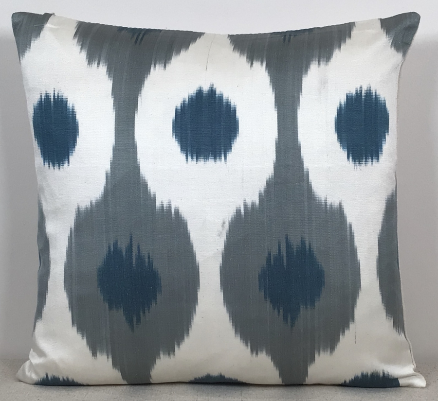 Ikat Pillow ( 40 X 40 Cm )