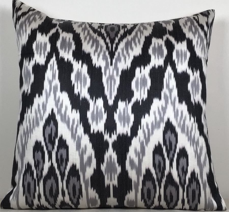 Ikat Pillow ( 40 X 40 Cm )