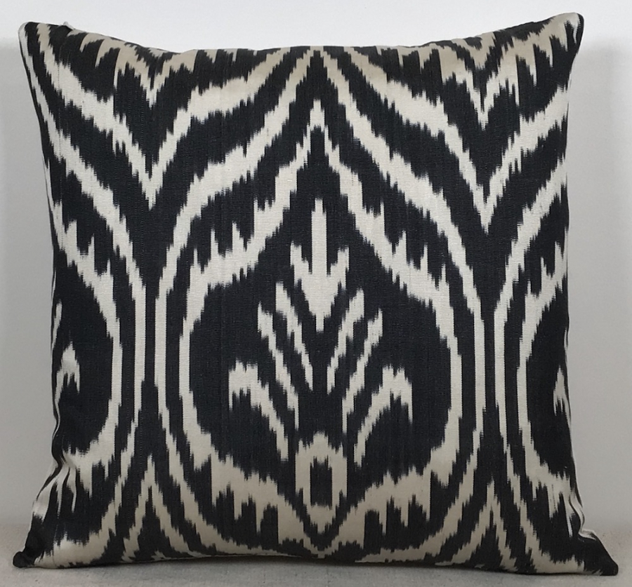 Ikat Pillow ( 40 X 40 Cm )