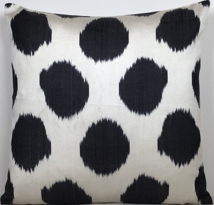 Ikat Pillow ( 40 X 40 Cm )