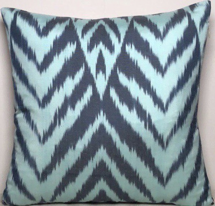 Ikat Pillow ( 40 X 40 Cm )