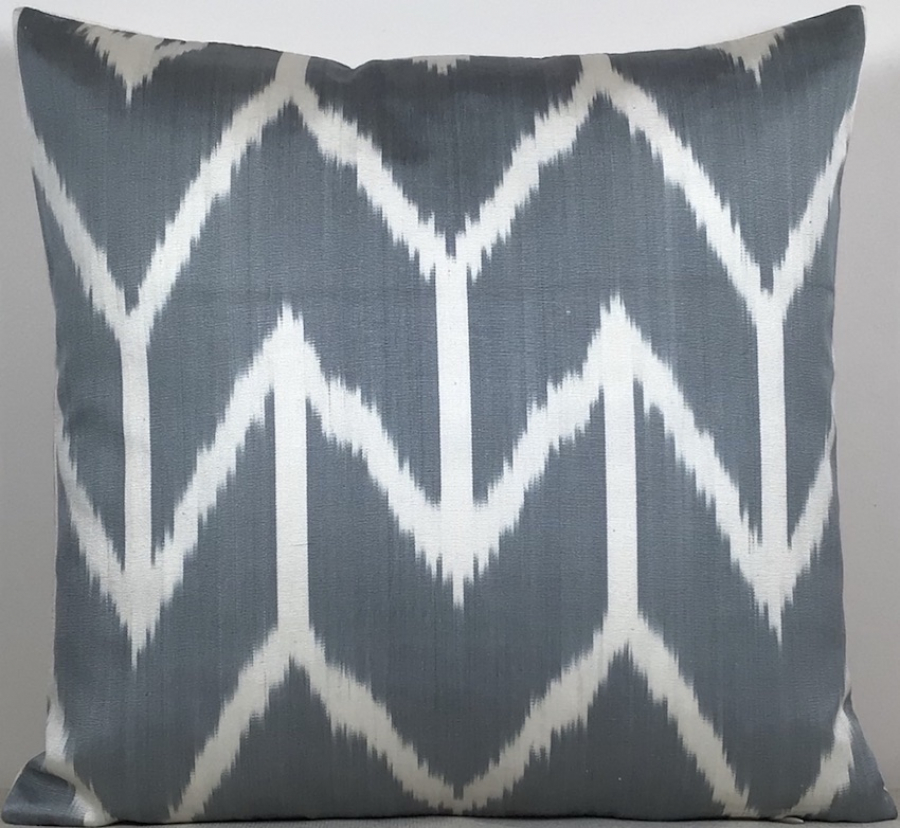 Ikat Pillow ( 40 X 40 Cm )