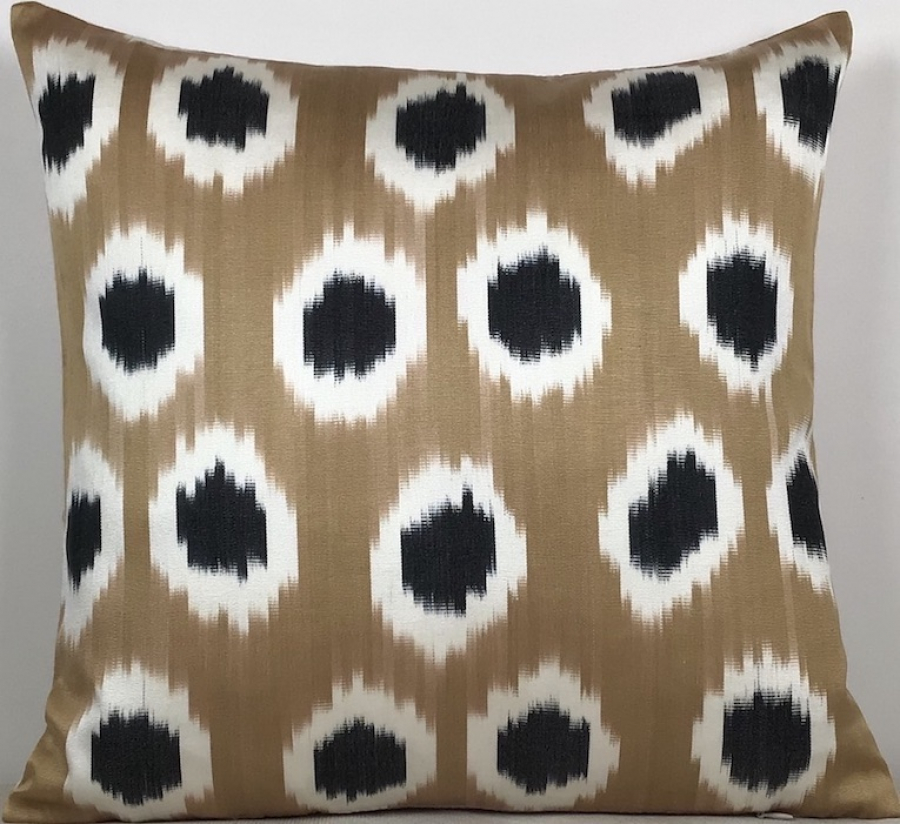 Ikat Pillow ( 40 X 40 Cm )