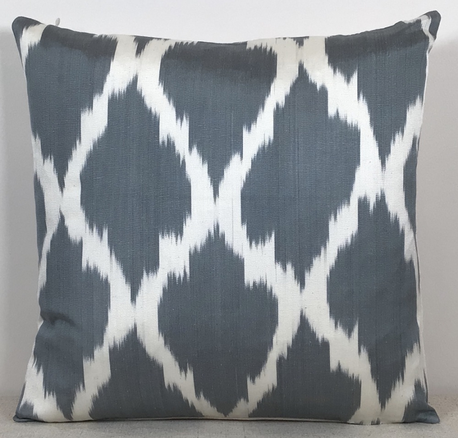 Ikat Pillow ( 40 X 40 Cm )