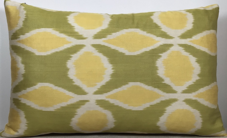 Ikat Pillow ( 40 X 60 Cm )