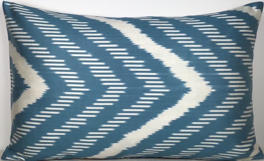 Ikat Pillow ( 40 X 60 Cm )