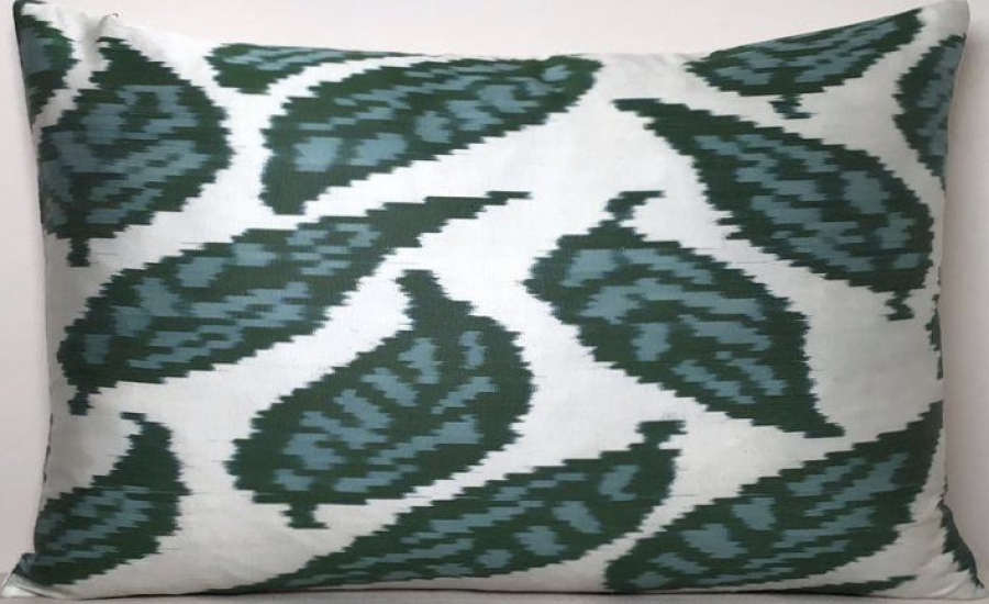 Ikat Pillow ( 40 X 60 Cm )