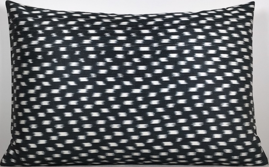 Ikat Pillow ( 40 X 60 Cm )