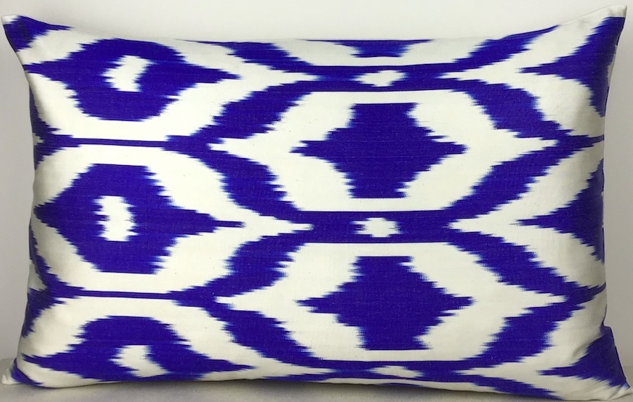 Ikat Pillow ( 40 X 60 Cm )