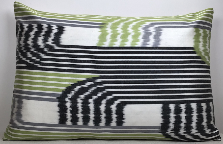 Ikat Pillow ( 40 X 60 Cm )