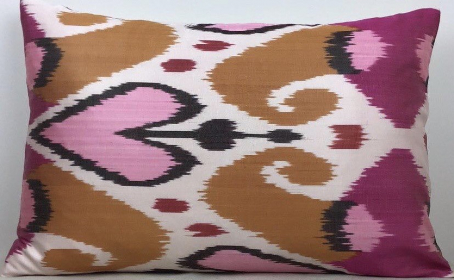 Ikat Pillow ( 40 X 60 Cm )