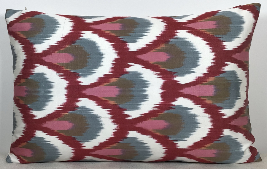 Ikat Pillow ( 40 X 60 Cm )