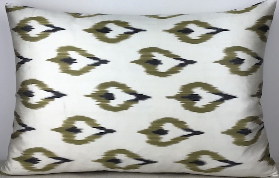 Ikat Pillow ( 40 X 60 Cm )