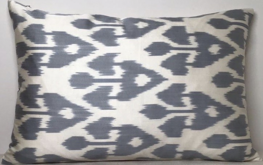 Ikat Pillow ( 40 X 60 Cm )