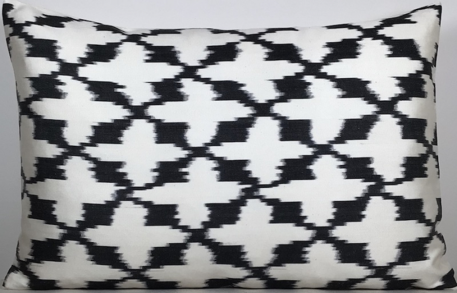 Ikat Pillow ( 40 X 60 Cm )