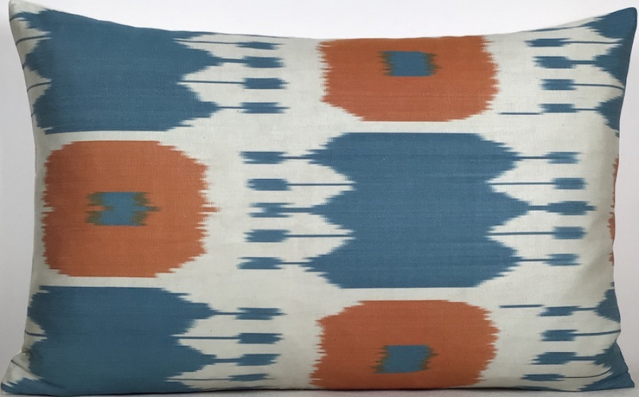 Ikat Pillow ( 40 X 60 Cm )