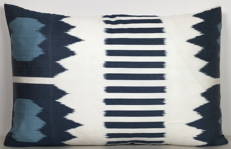 Ikat Pillow ( 40 X 60 Cm )