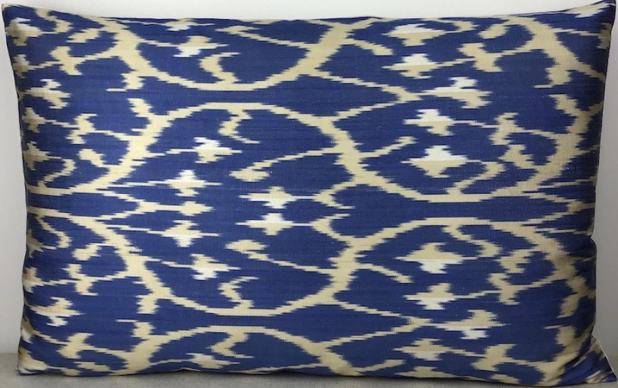 Ikat Pillow ( 40 X 60 Cm )