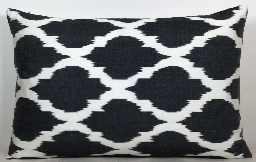 Ikat Pillow ( 40 X 60 Cm )