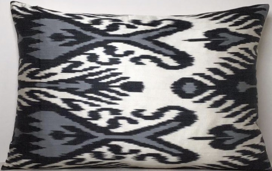 Ikat Pillow ( 40 X 60 Cm )