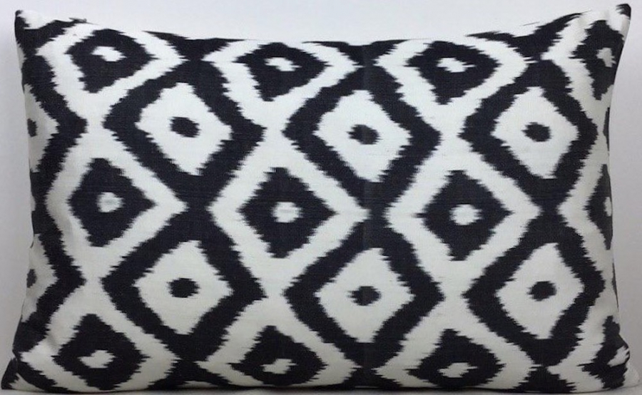 Ikat Pillow ( 40 X 60 Cm )