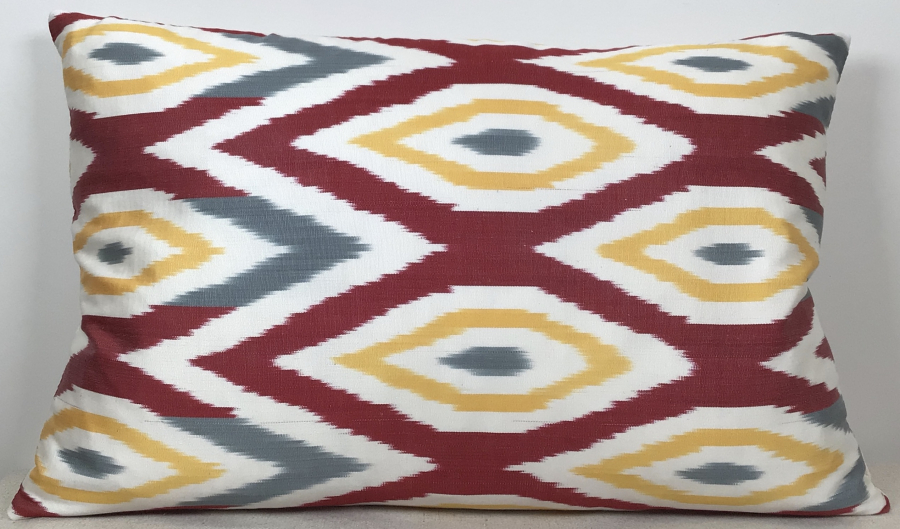 Ikat Pillow ( 40 X 60 Cm )