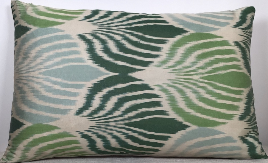 Ikat Pillow ( 40 X 60 Cm )