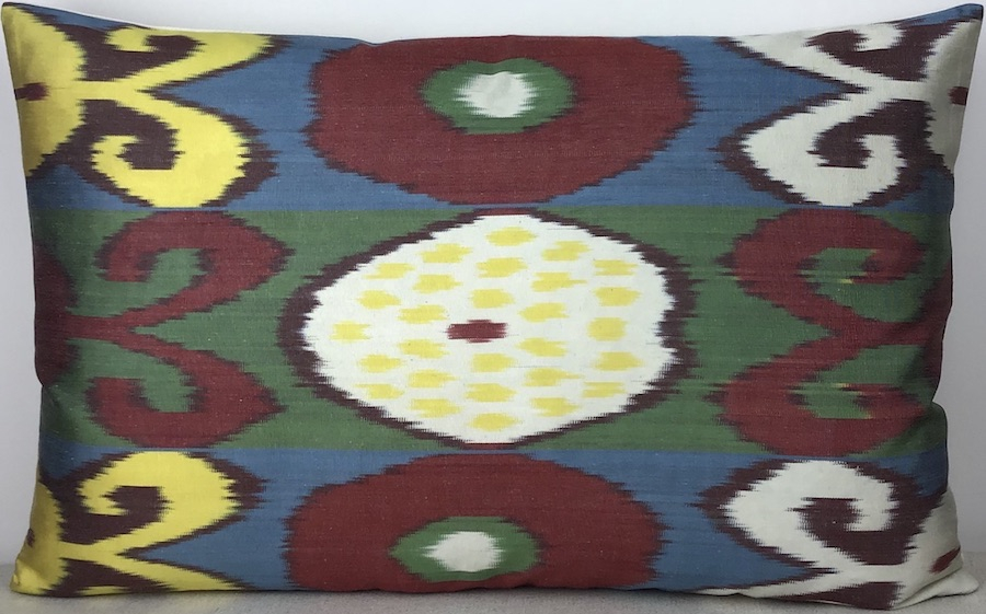 Ikat Pillow ( 40 X 60 Cm )