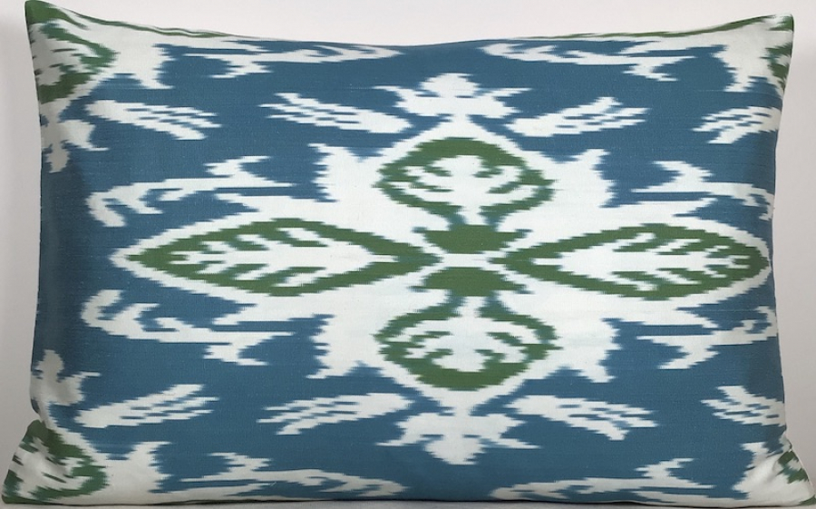 Ikat Pillow ( 40 X 60 Cm )