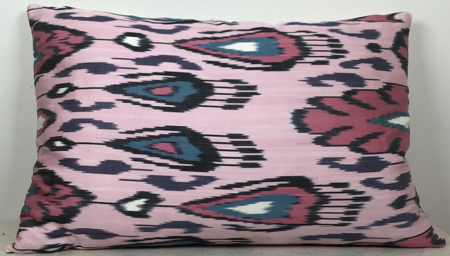 Ikat Pillow ( 40 X 60 Cm )