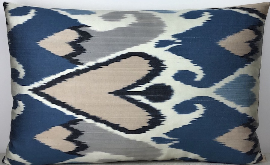 Ikat Pillow ( 40 X 60 Cm )