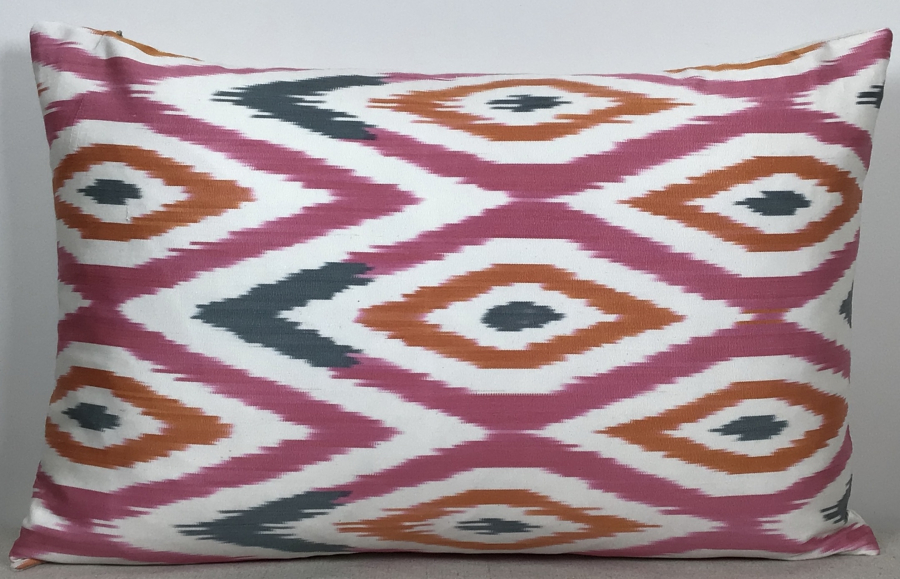 Ikat Pillow ( 40 X 60 Cm )