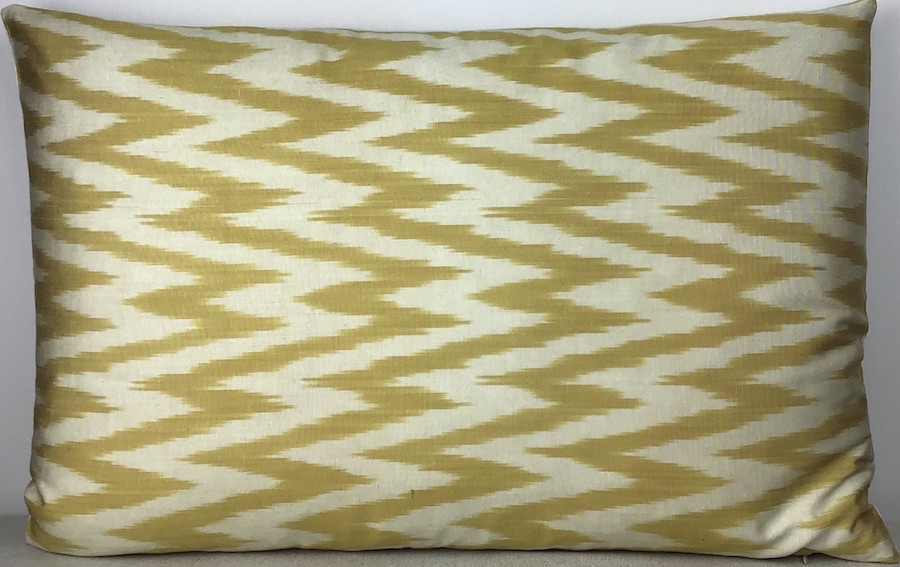 Ikat Pillow ( 40 X 60 Cm )