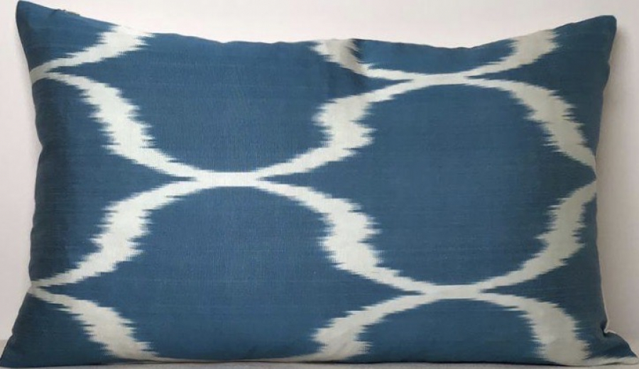 Ikat Pillow ( 40 X 60 Cm )