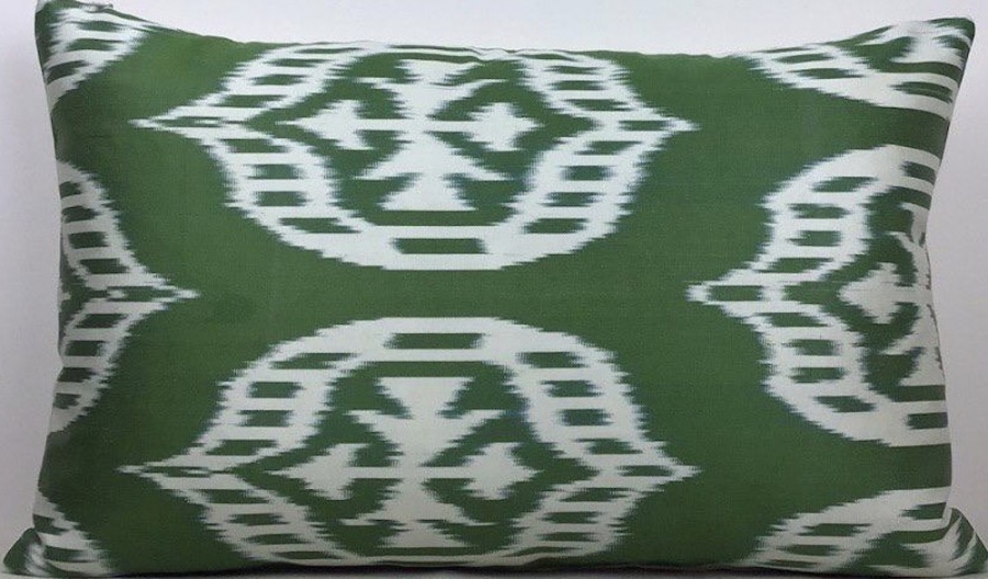 Ikat Pillow ( 40 X 60 Cm )